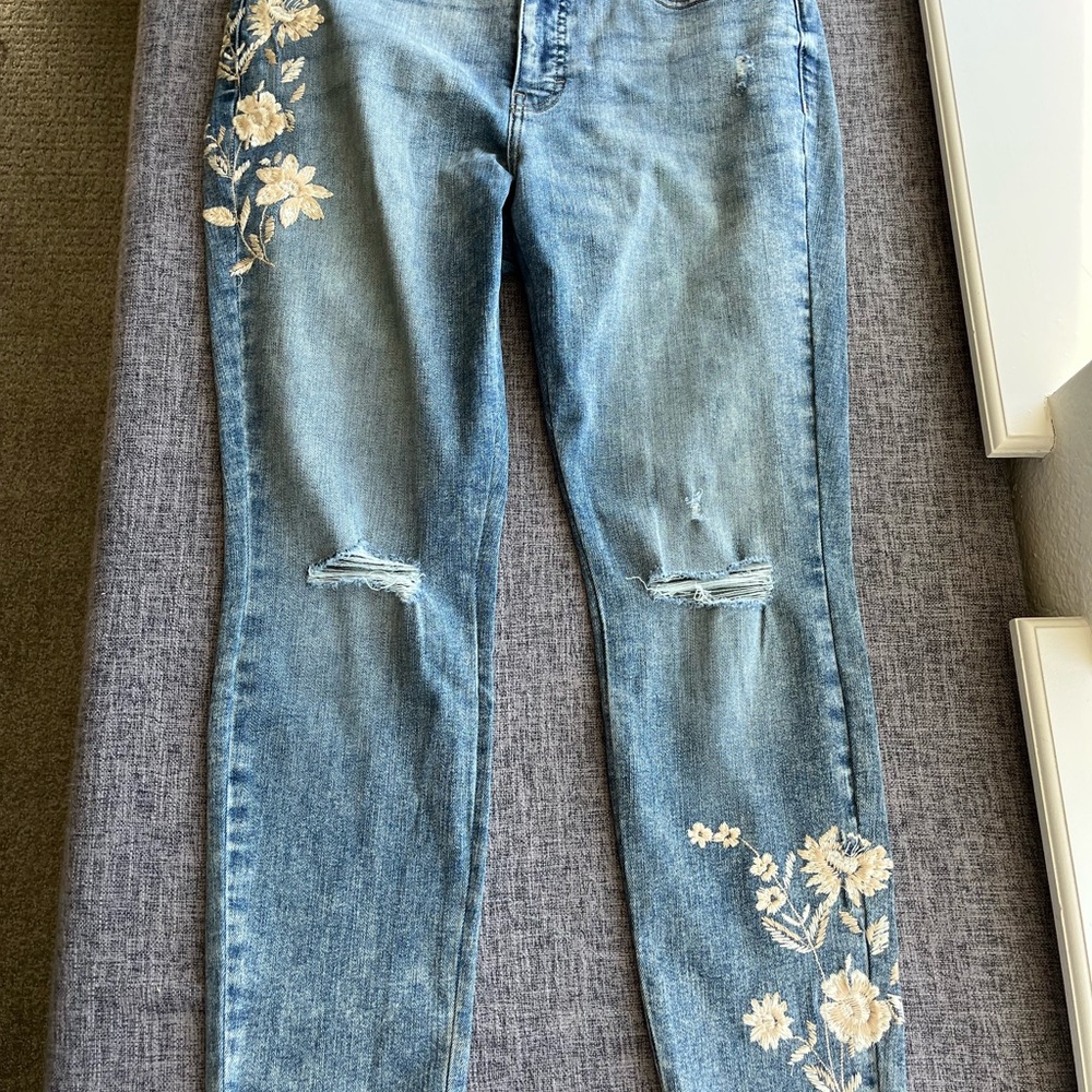 Floral Embroidered Lucky Brand Blue Jeans